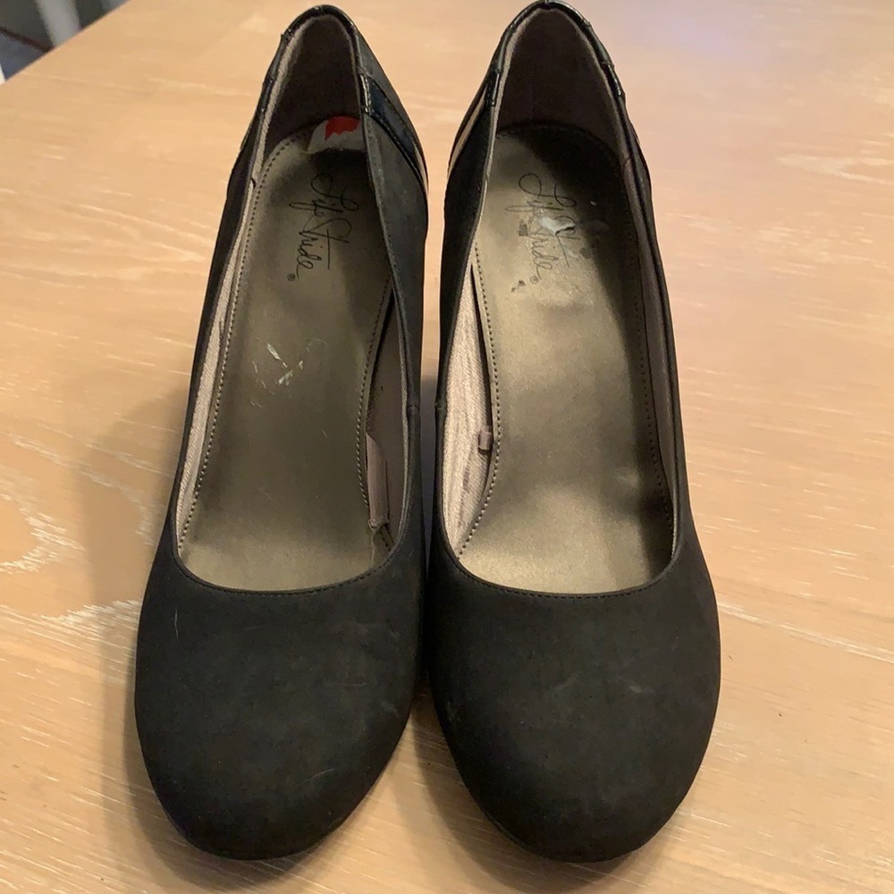 Life Stride black heels 10M, good condition, a little wear. Priced accordingly